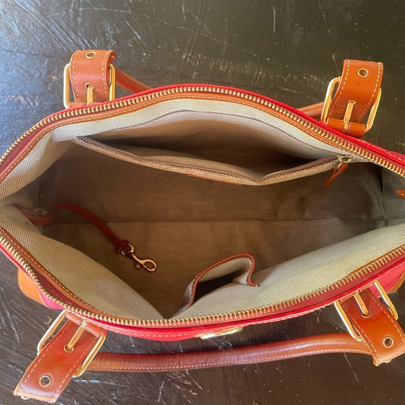 Dooney & Boruke Red Leather Handbag and matching Coin Purse - Picture 8 of 14